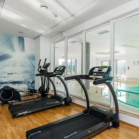 Апартаменты Frey Homes Waterlane Glamour Swimming Pool &
